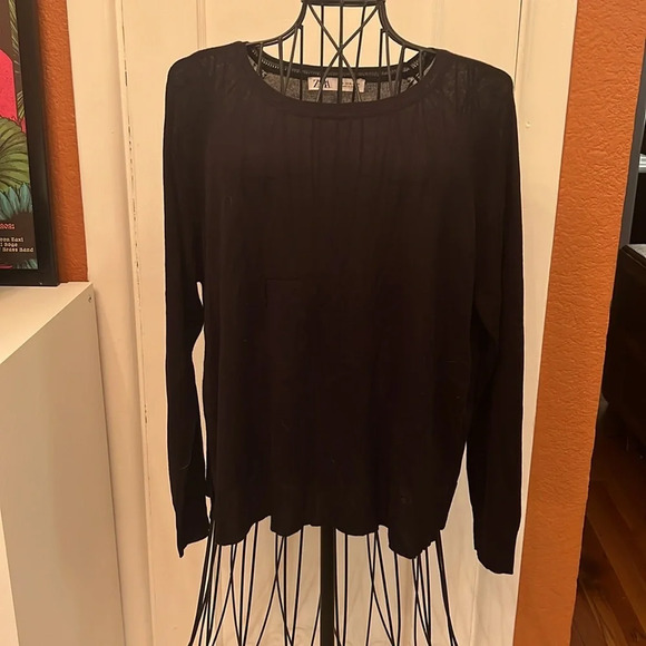 Zara Sweater-Size XL - Picture 1 of 7